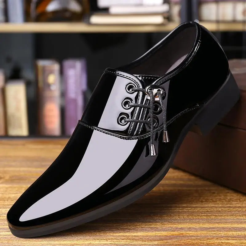 Sapatos casuais de couro brilhante