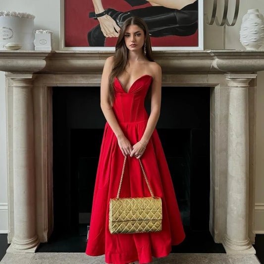 Vestido sem alças sexy elegante