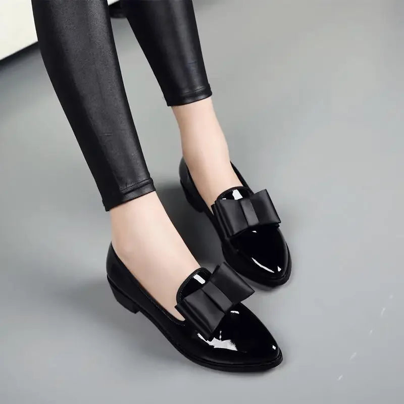 Mocassins de couro envernizado