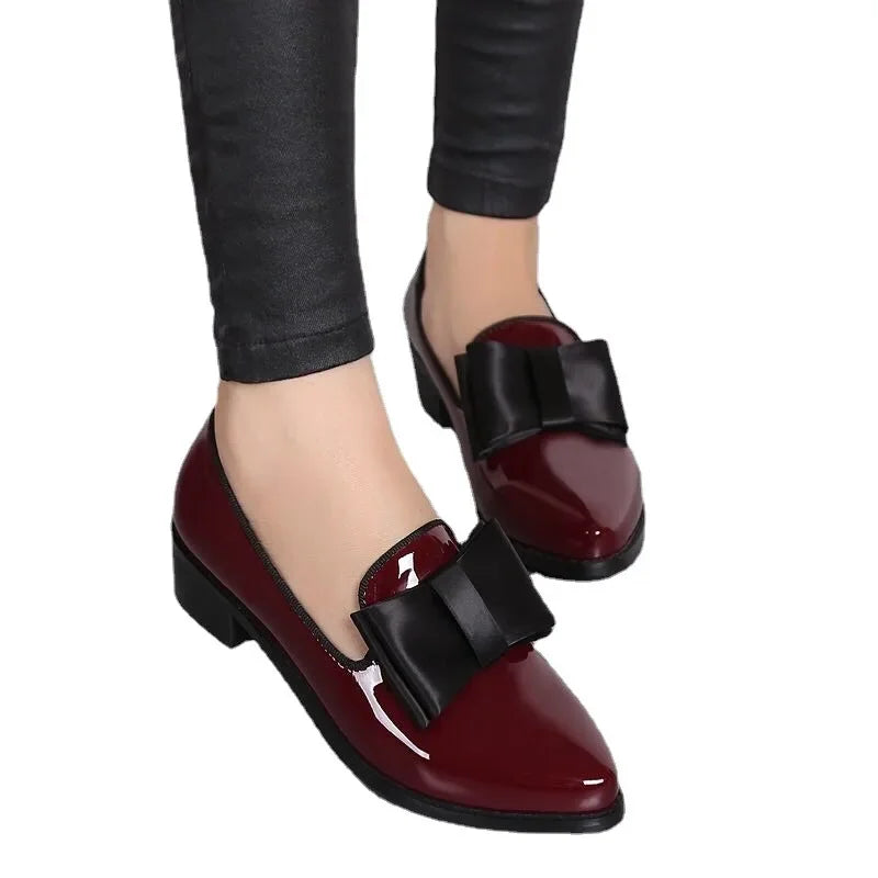 Mocassins de couro envernizado