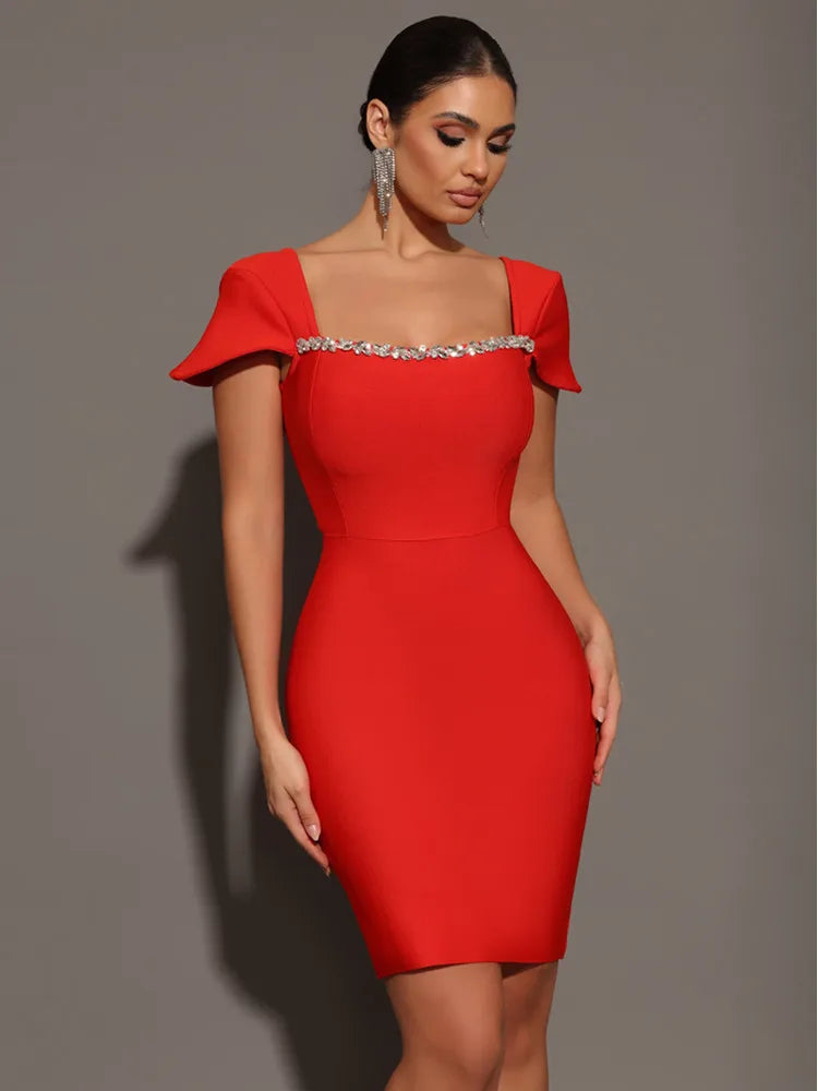 Vestido gola quadrada