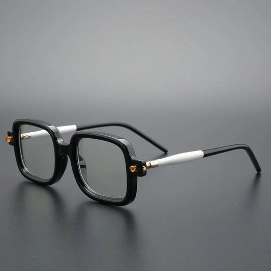 Óculos de leitura de cavalheiro armação grossa.