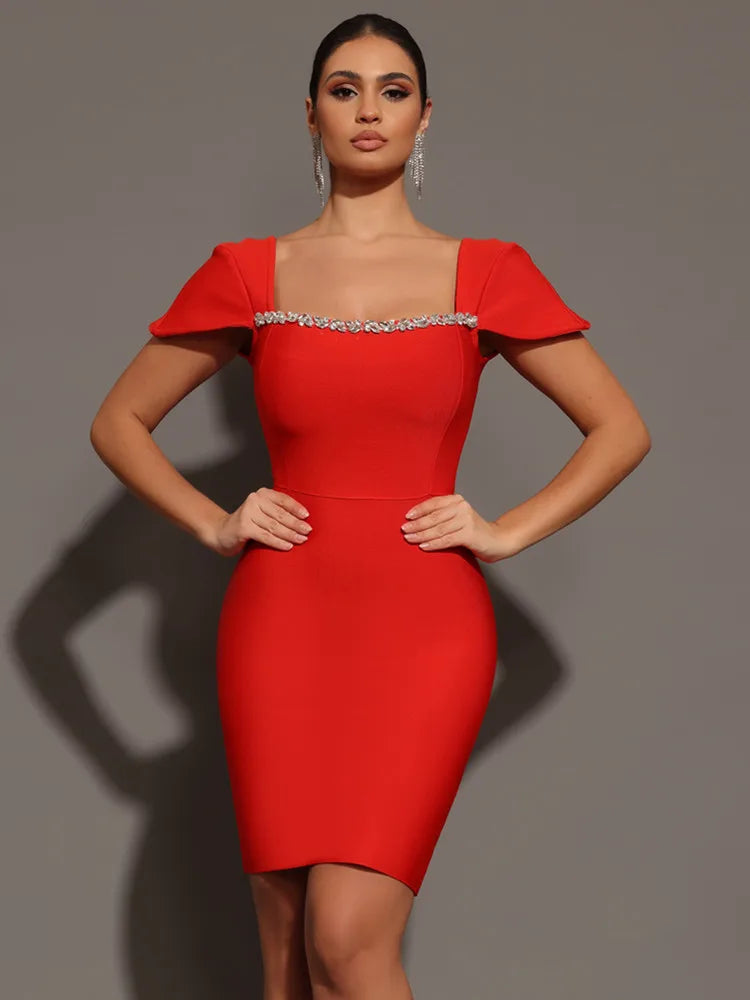 Vestido gola quadrada