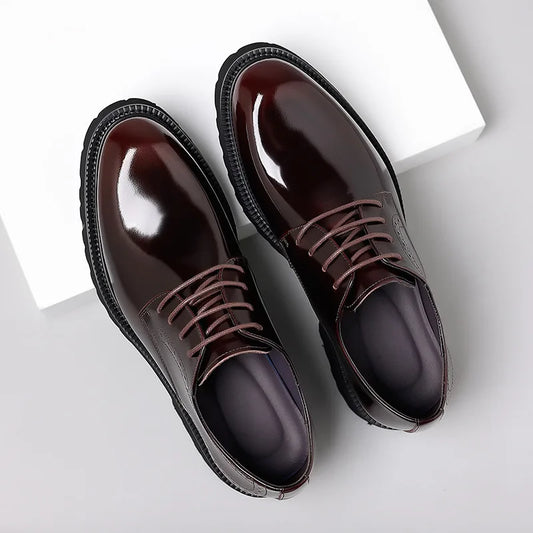 Sapatos de couro brogue oxfords