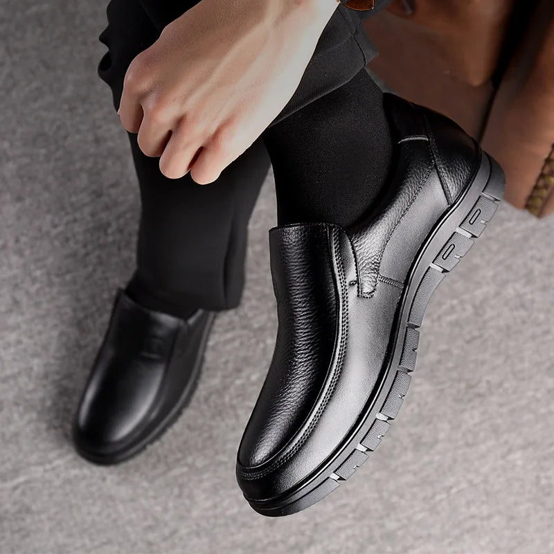Sapatos feitos à mão de couro genuíno