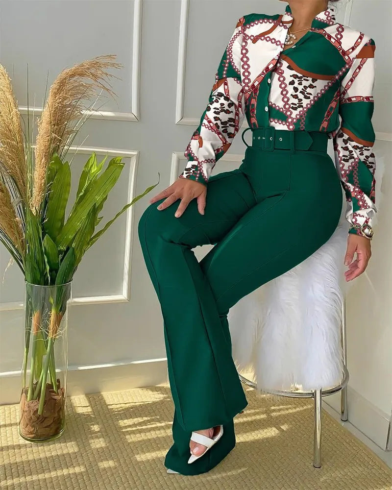Camisa estampada e calças de cintura alta para mulheres