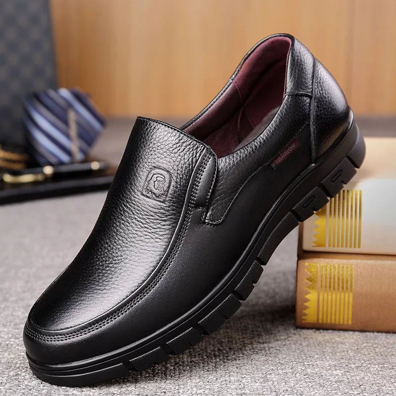 Sapatos feitos à mão de couro genuíno