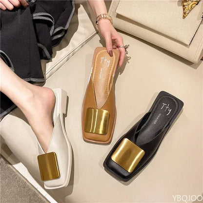 Sandália de fivela de metal