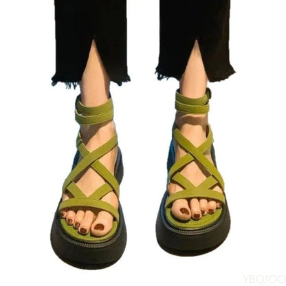 Sandálias Femininas de Plataforma com Tiras – Modelo Romano Casual