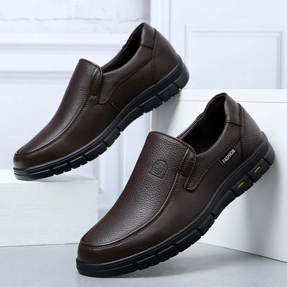 Sapatos casuais feitos à mão em pele genuína