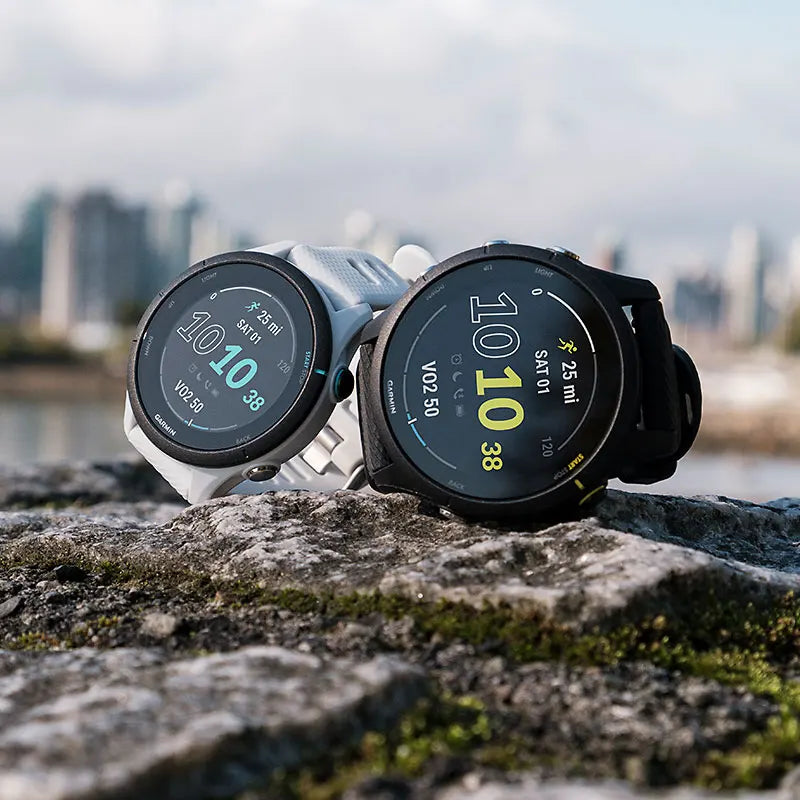 Smartwatch profissional Garmin Forerunner 255 é ideal para corrida