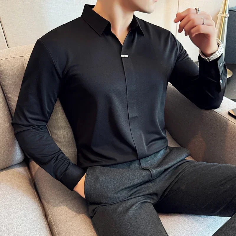 Camisa polo masculina com decote em V