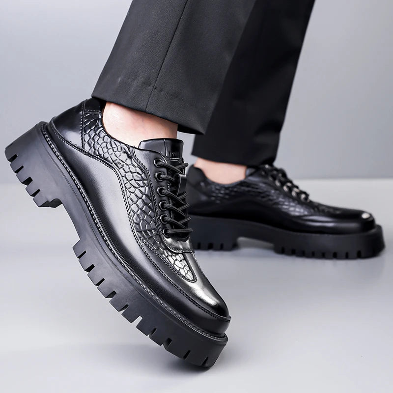 Sapatos Masculinos de Couro com Sola Grossa – Estilo Clássico e Retro