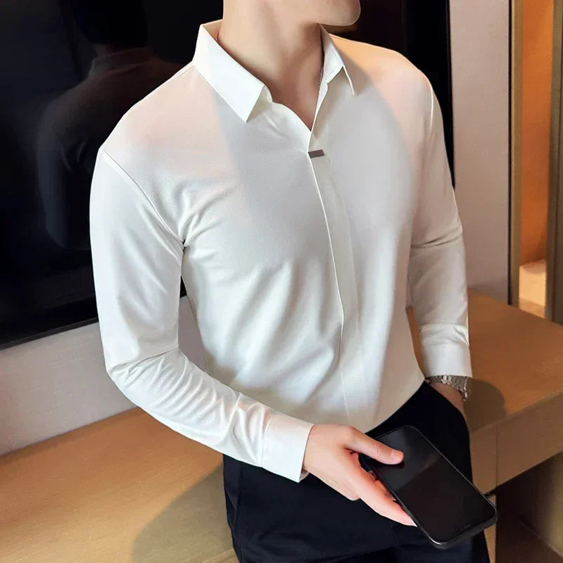 Camisa polo masculina com decote em V
