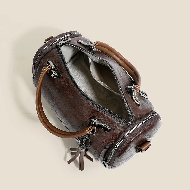Bolsa de Ombro Feminina Grande — Capacidade Ampla, Borlas, Zíper e Alça Removível