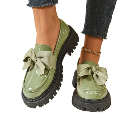 Sapatos estilo casual com nó de borboleta