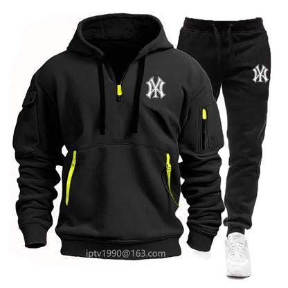 Conjunto Masculino de Moletom com Capuz e Calças