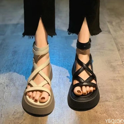 Sandálias Femininas de Plataforma com Tiras – Modelo Romano Casual