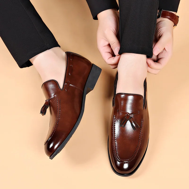 Sapatos sociais de couro