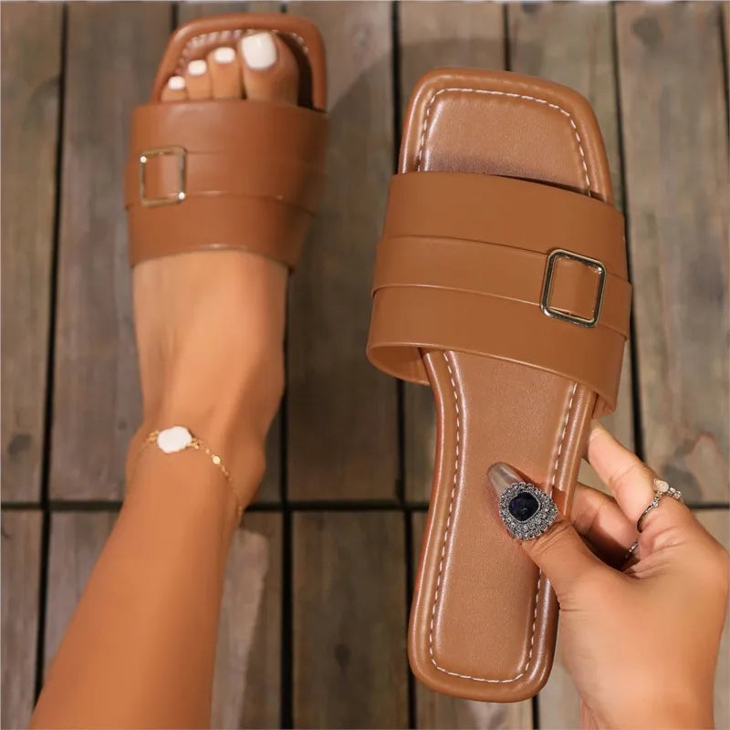 Sandálias de verão elegantes