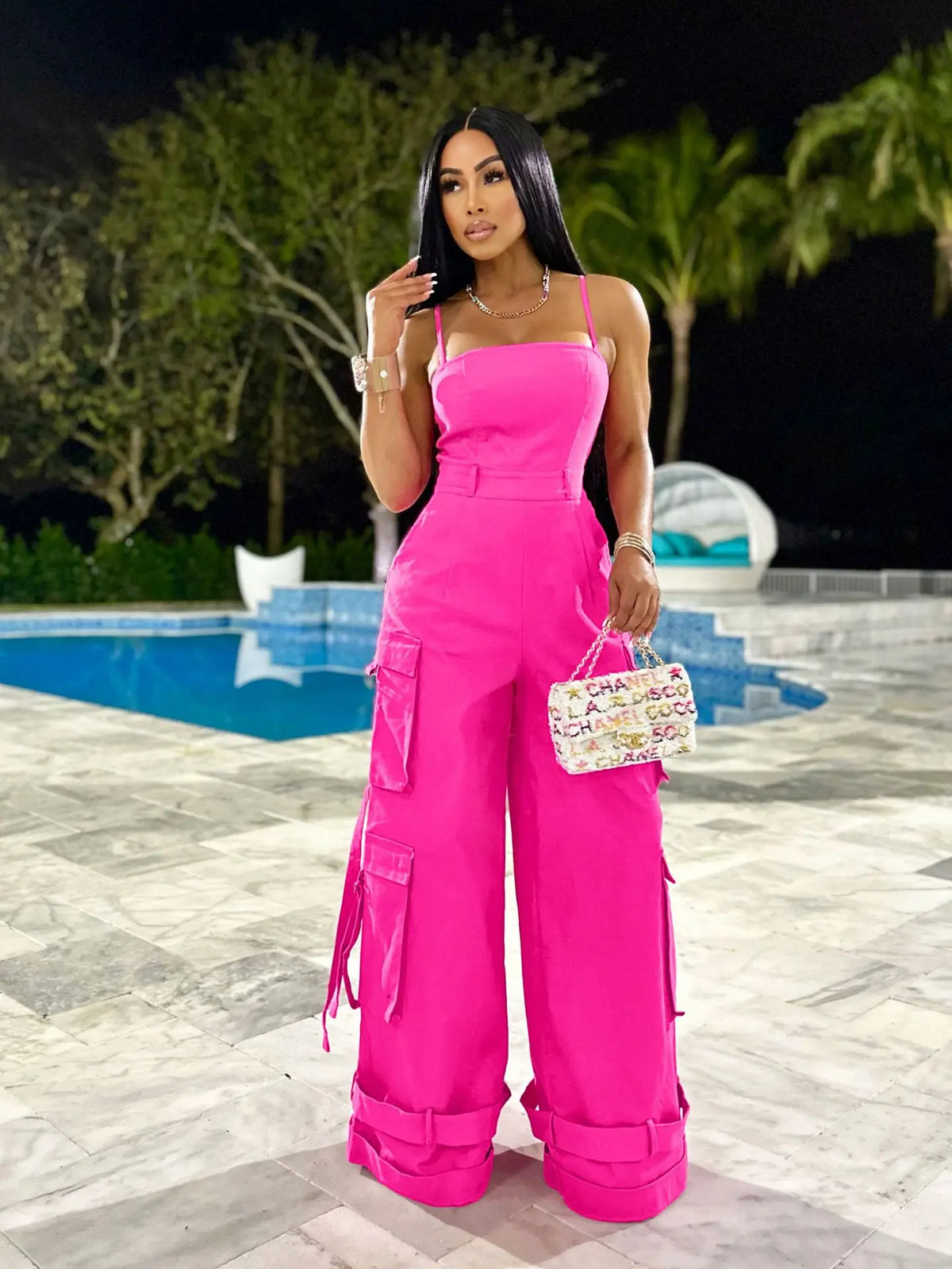 Macacão Feminino de Perna Larga com Bolsos