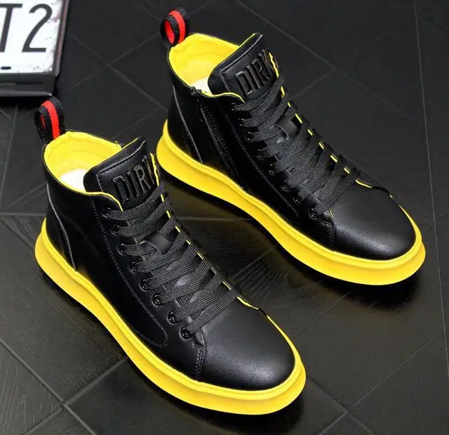Botas de cano alto em couro envernizado brilhante