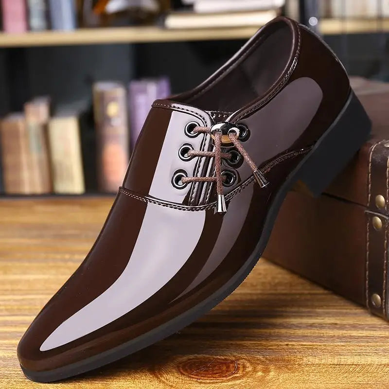 Sapatos casuais de couro brilhante