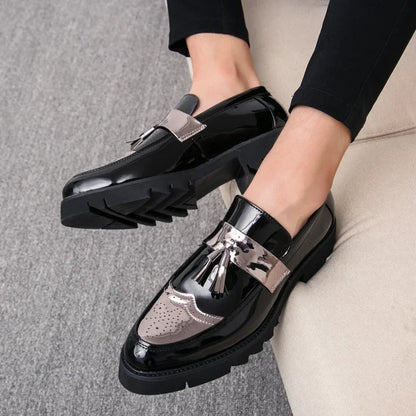Mocassins de patente dourado