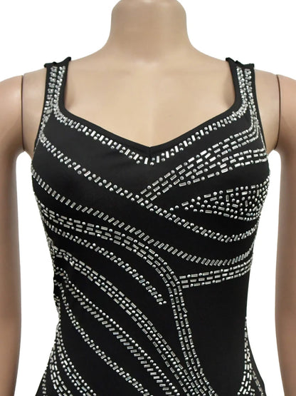 Vestido glam sem mangas diamantes