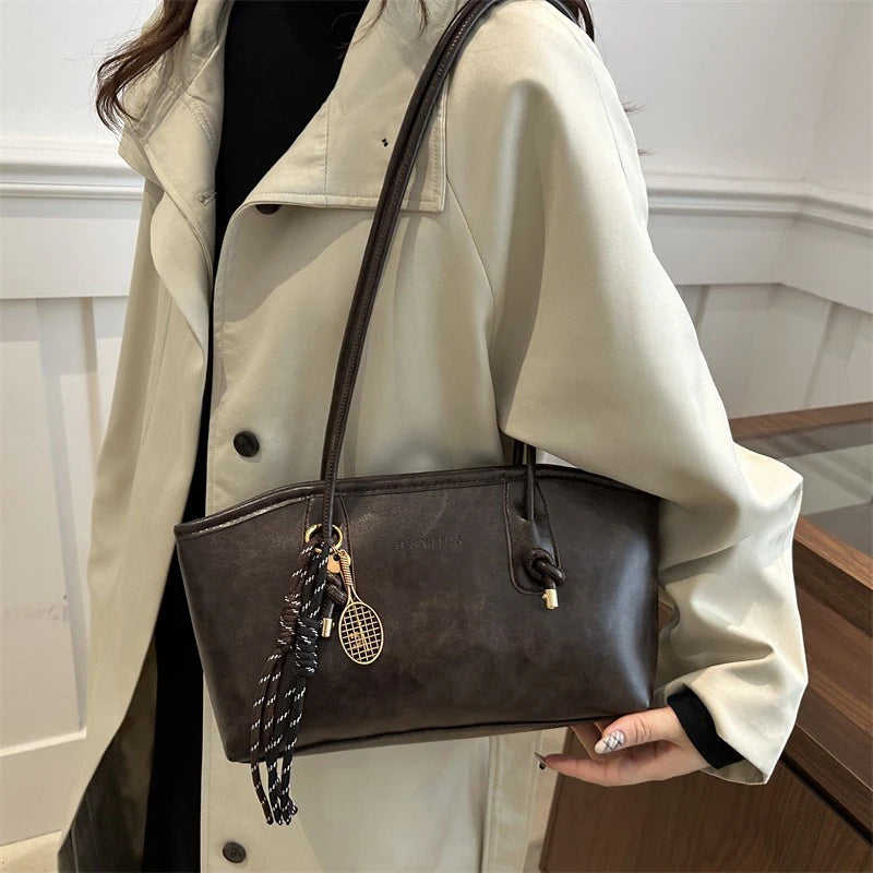 Bolsa de ombro com alça espaguete