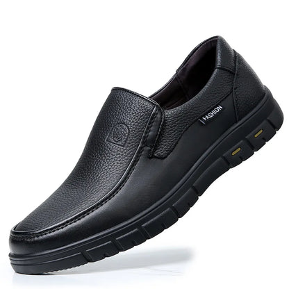 Sapatos casuais feitos à mão em pele genuína