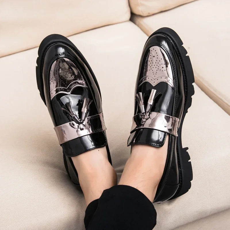 Mocassins de patente dourado