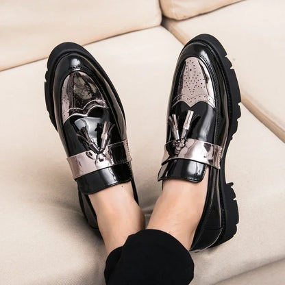 Mocassins de patente dourado