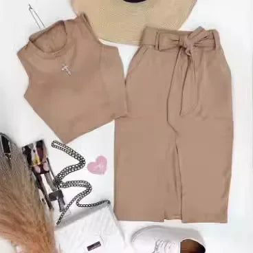 Conjunto de saia e bodycon em torno do pescoço