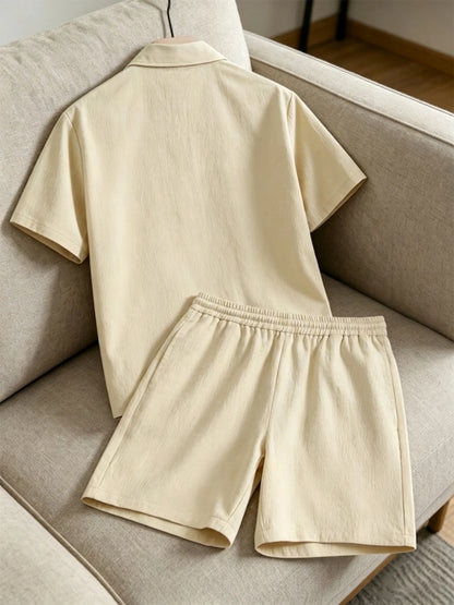 Conjunto Masculino de Camisa e Calções com Textura Enrugada