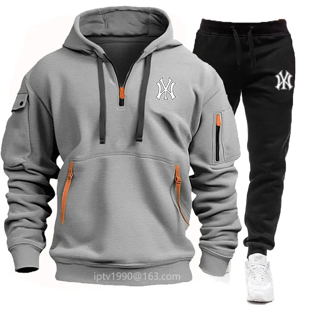 Conjunto Masculino de Moletom com Capuz e Calças