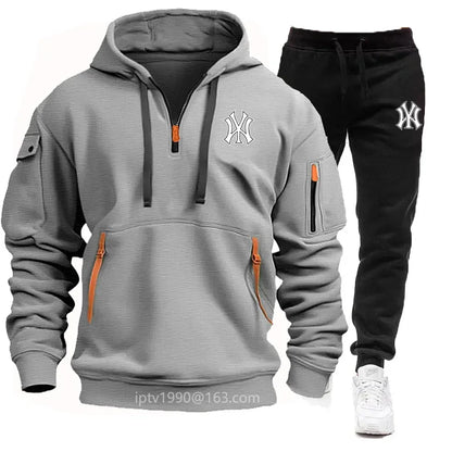 Conjunto Masculino de Moletom com Capuz e Calças
