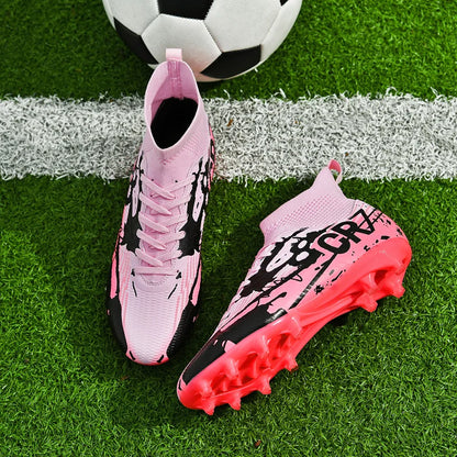 Chuteiras de futebol de cano alto CR7 em pele sintética.