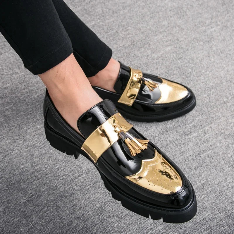 Mocassins de patente dourado