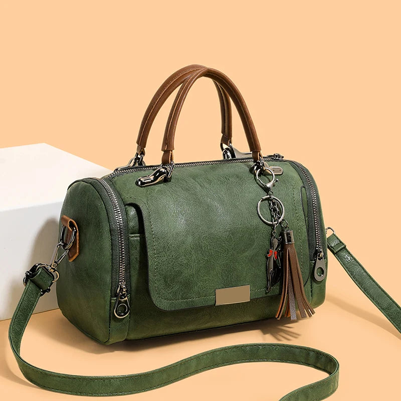 Bolsa de Ombro Feminina Grande — Capacidade Ampla, Borlas, Zíper e Alça Removível