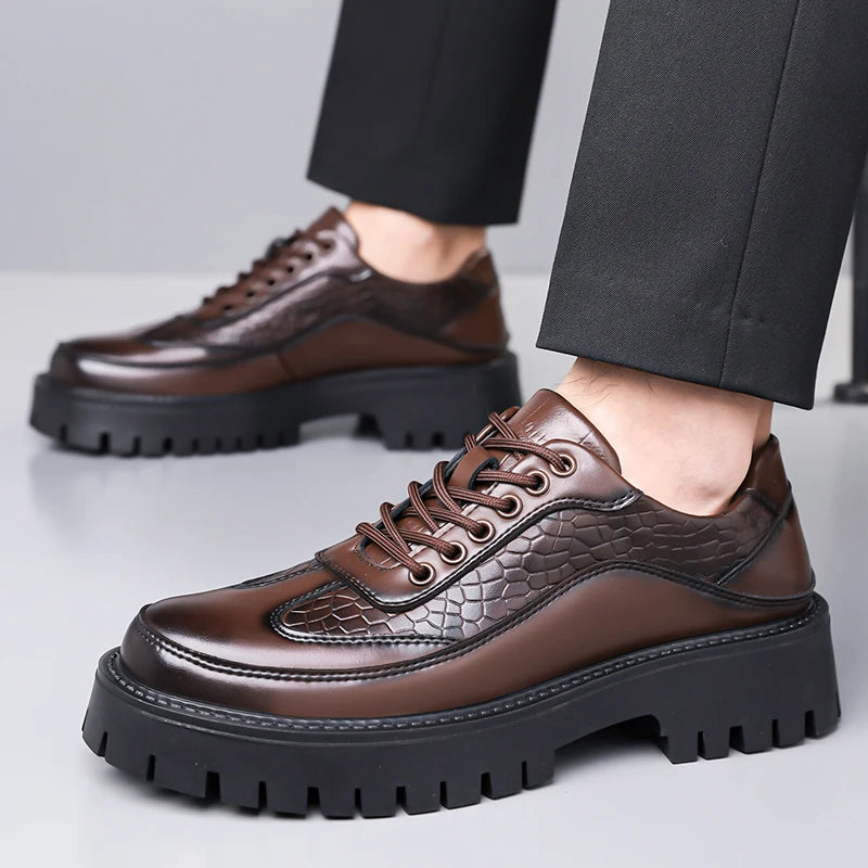 Sapatos Masculinos de Couro com Sola Grossa – Estilo Clássico e Retro