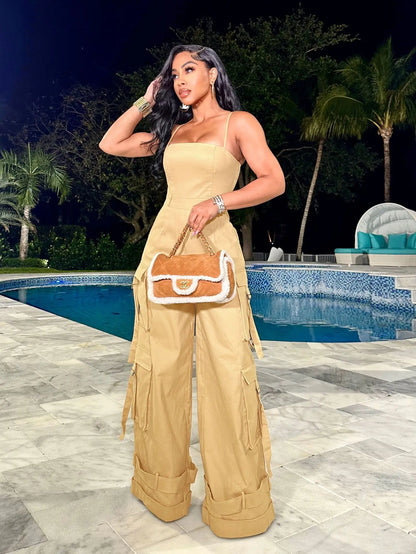Macacão Feminino de Perna Larga com Bolsos