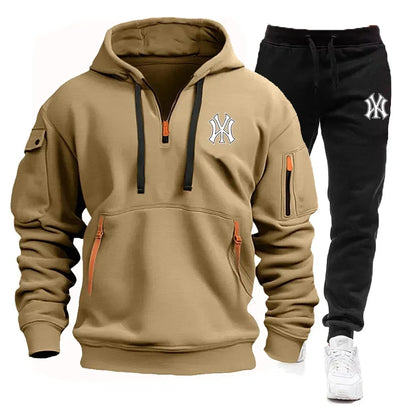 Conjunto Masculino de Moletom com Capuz e Calças