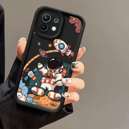 Capa de Silicone Fofa de Astronauta para Xiaomi, POCO e Redmi – Proteção e Estilo