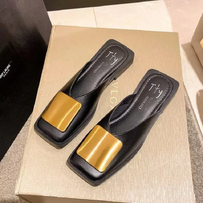 Chinelo Baotou Feminino Verão Retrô com Fivela de Metal