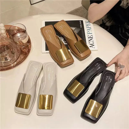Chinelo Baotou Feminino Verão Retrô com Fivela de Metal