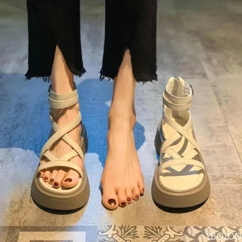 Sandálias Femininas de Plataforma com Tiras – Modelo Romano Casual