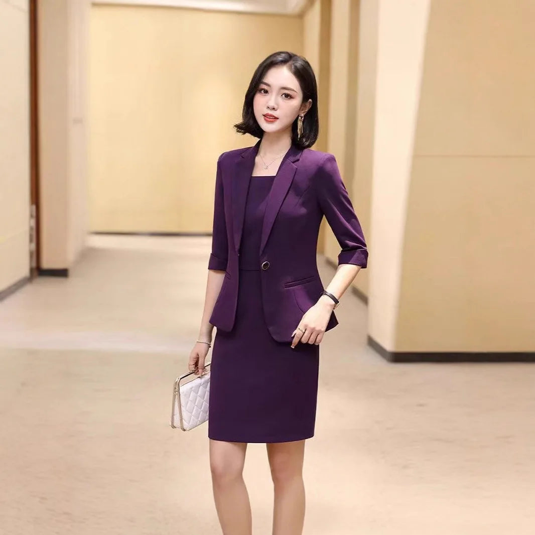 Conjunto elegante para ocasiões profissionais.